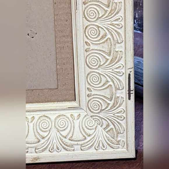 Antique White Color Distressed Metal Picture Frame - Picture 5 of 12